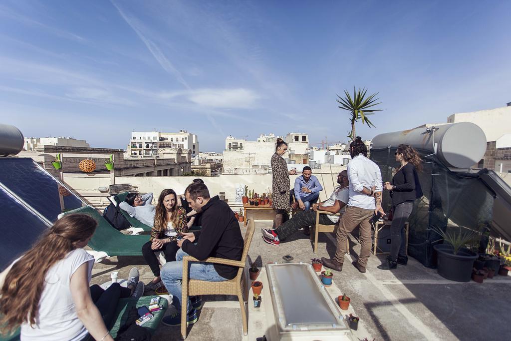 Granny'S Inn Hostel Sliema Exterior photo