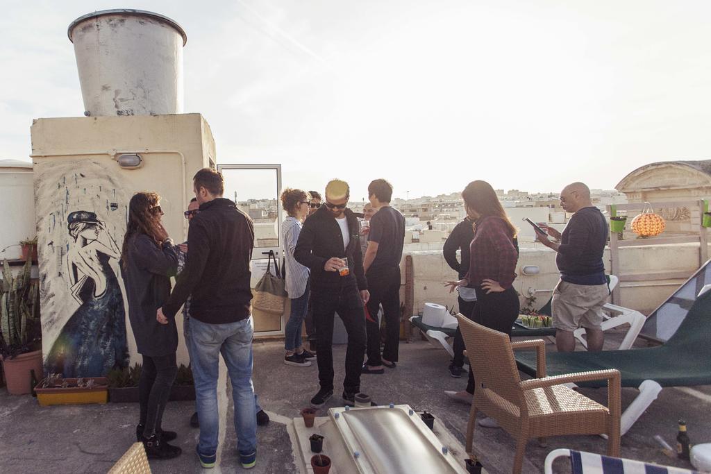 Granny'S Inn Hostel Sliema Exterior photo